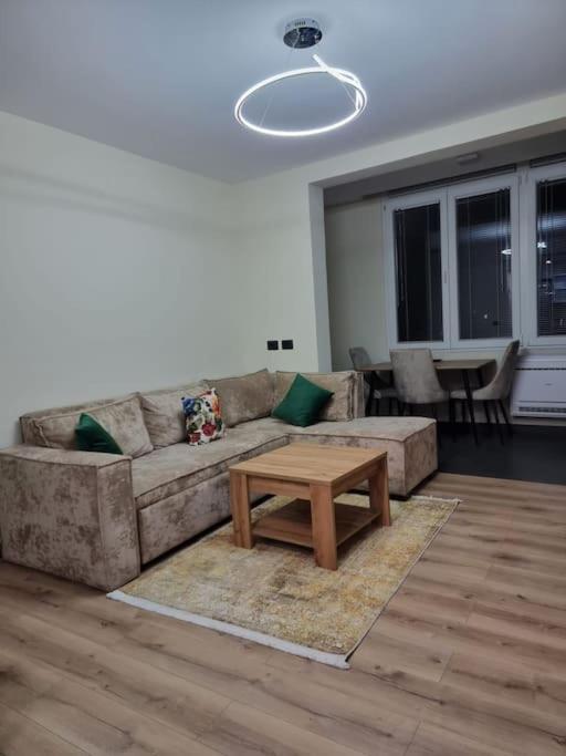Peace And Love Luxury Apartment In Center, New Bazaar 2 Tirana Buitenkant foto