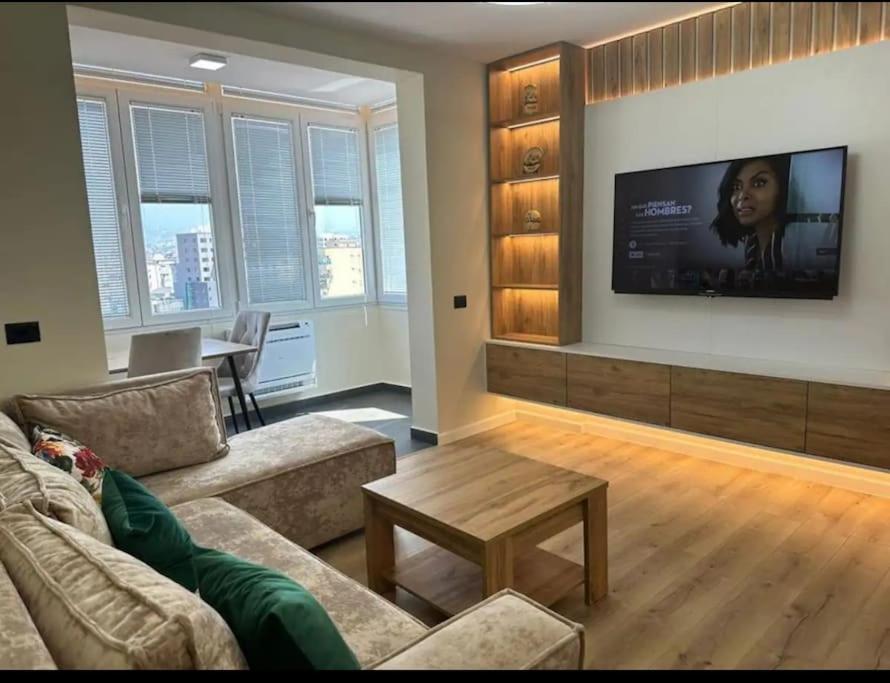 Peace And Love Luxury Apartment In Center, New Bazaar 2 Tirana Buitenkant foto